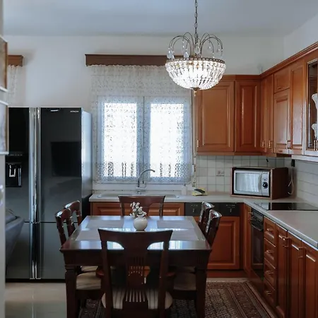 شقة Friendly Flat 5 *