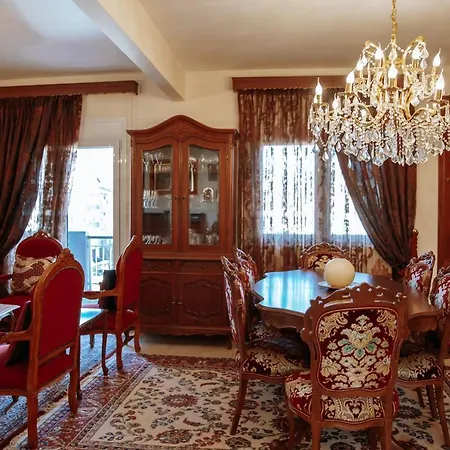 شقة Friendly Flat 5 *