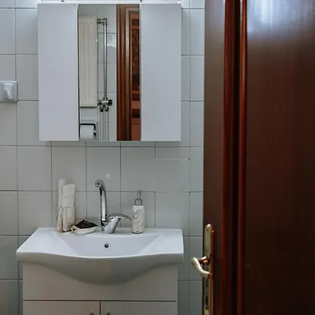 Friendly Flat 5 شقة إذيسا