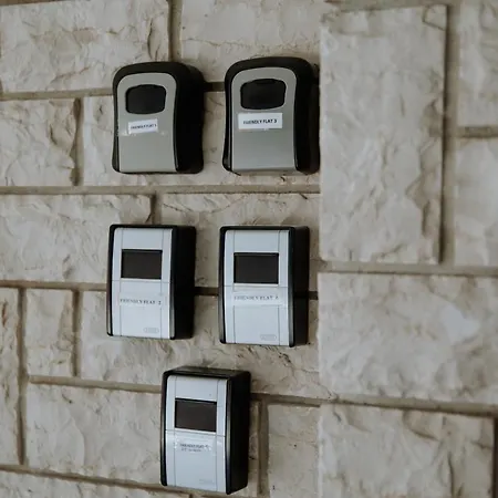 Friendly Flat 5 شقة إذيسا