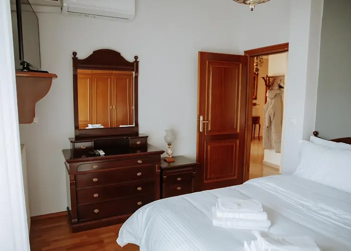 Friendly Flat 5 埃泽萨