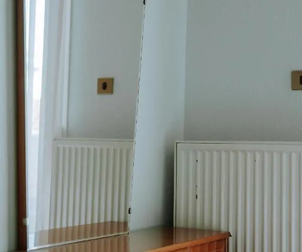 Friendly Flat 5 * 埃泽萨