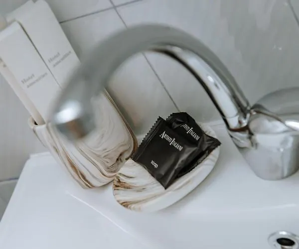 Friendly Flat 5 埃泽萨